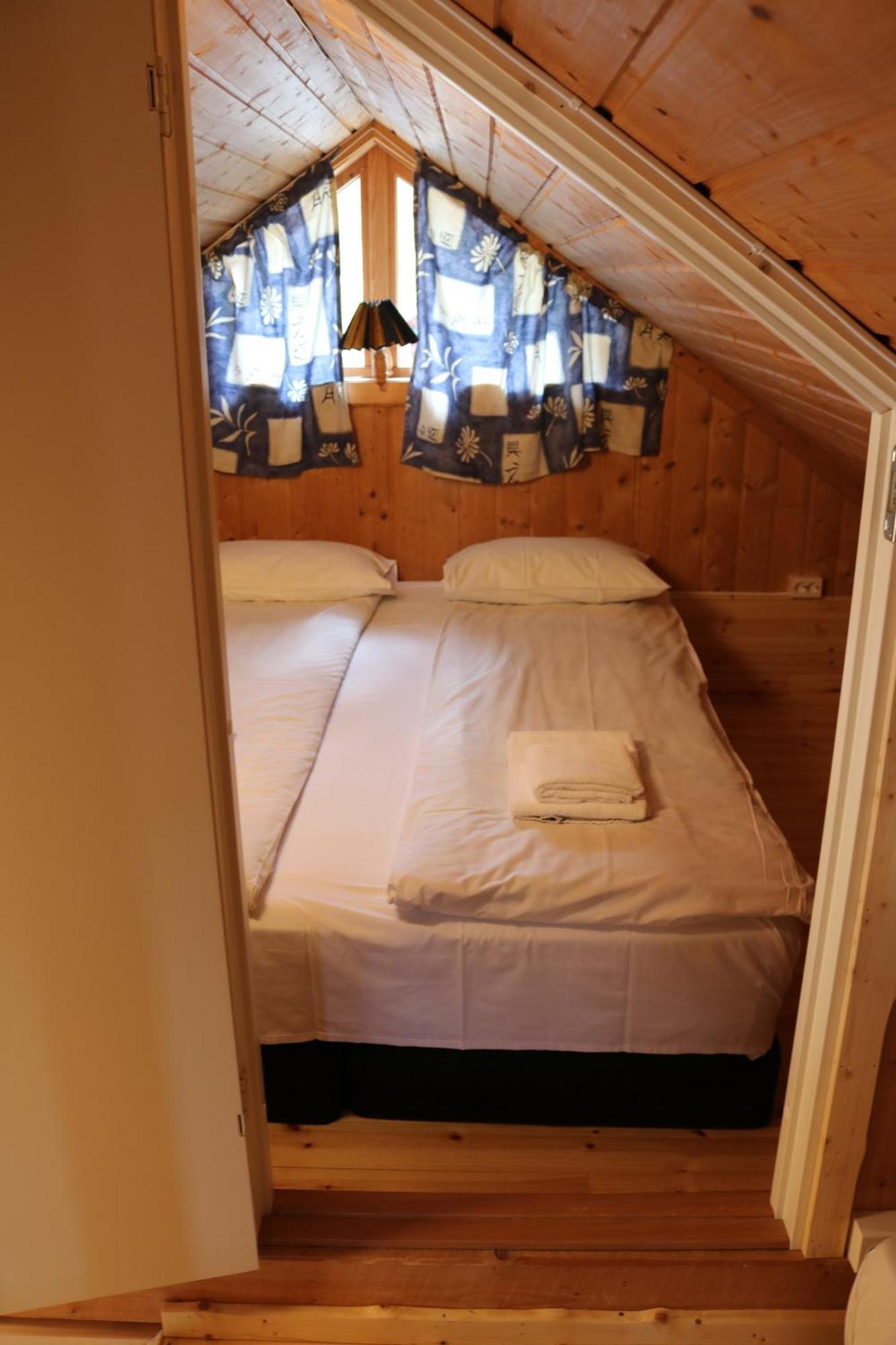 Trollbu Aabrekk Gard Villa Briksdalsbre Exterior photo